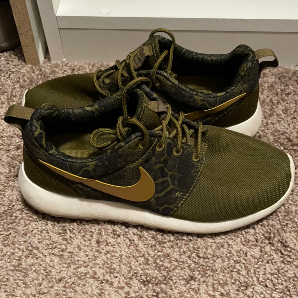 Nike Roshè printed green